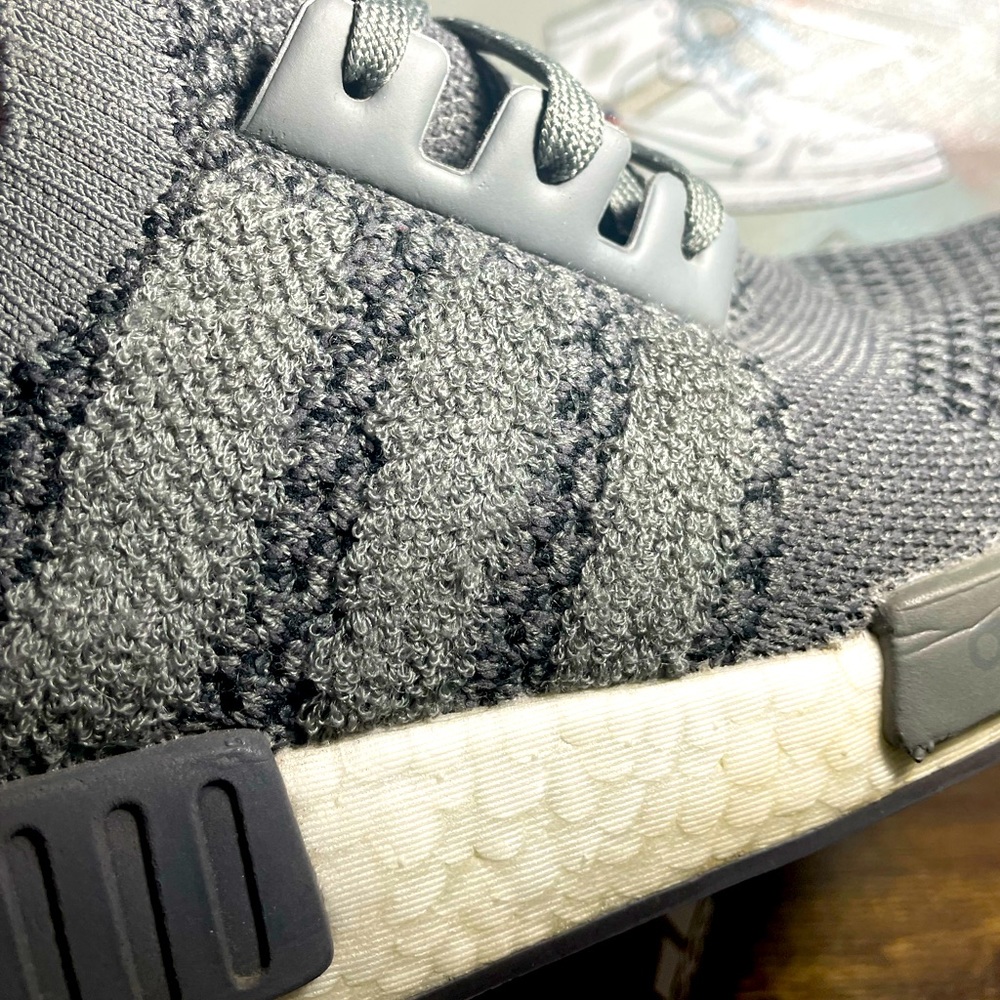 ADIDAS NMD R1 - Picture 3 of 5